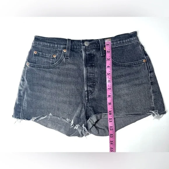 Levis Women's Dark Gray Denim Shorts Size- 28 - Picture 4 of 5
